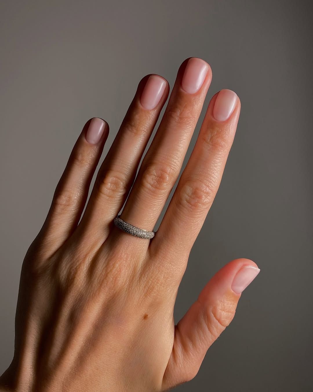 <![CDATA[Blurred Nails Are the Spring Refresh Matte Manicures Needed]]>