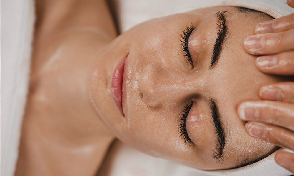 Celebrity Aesthetician Sonya Dakar Surrenders License After Viral Client Complaint