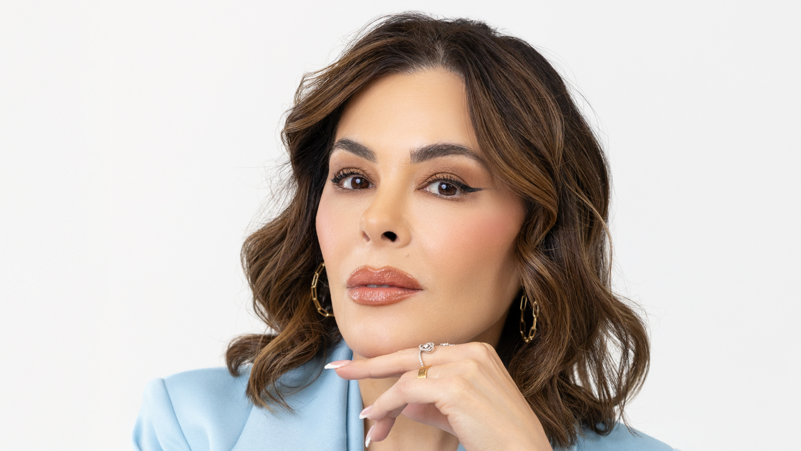 <![CDATA[Erica Taylor Shares the Makeup Tips Every Woman Over 40 Needs to Know]]>