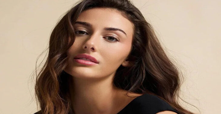 Chloe Veitch on Naming Her Anxiety and Practicing Self-Love