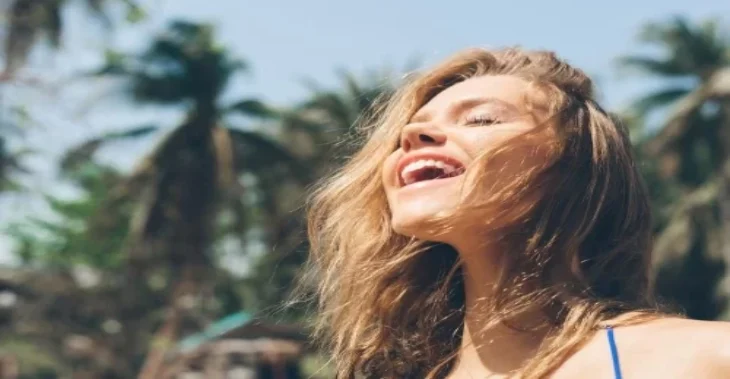How to Repair Your Hair After Summer, Sun, Sea, and Pool Exposure