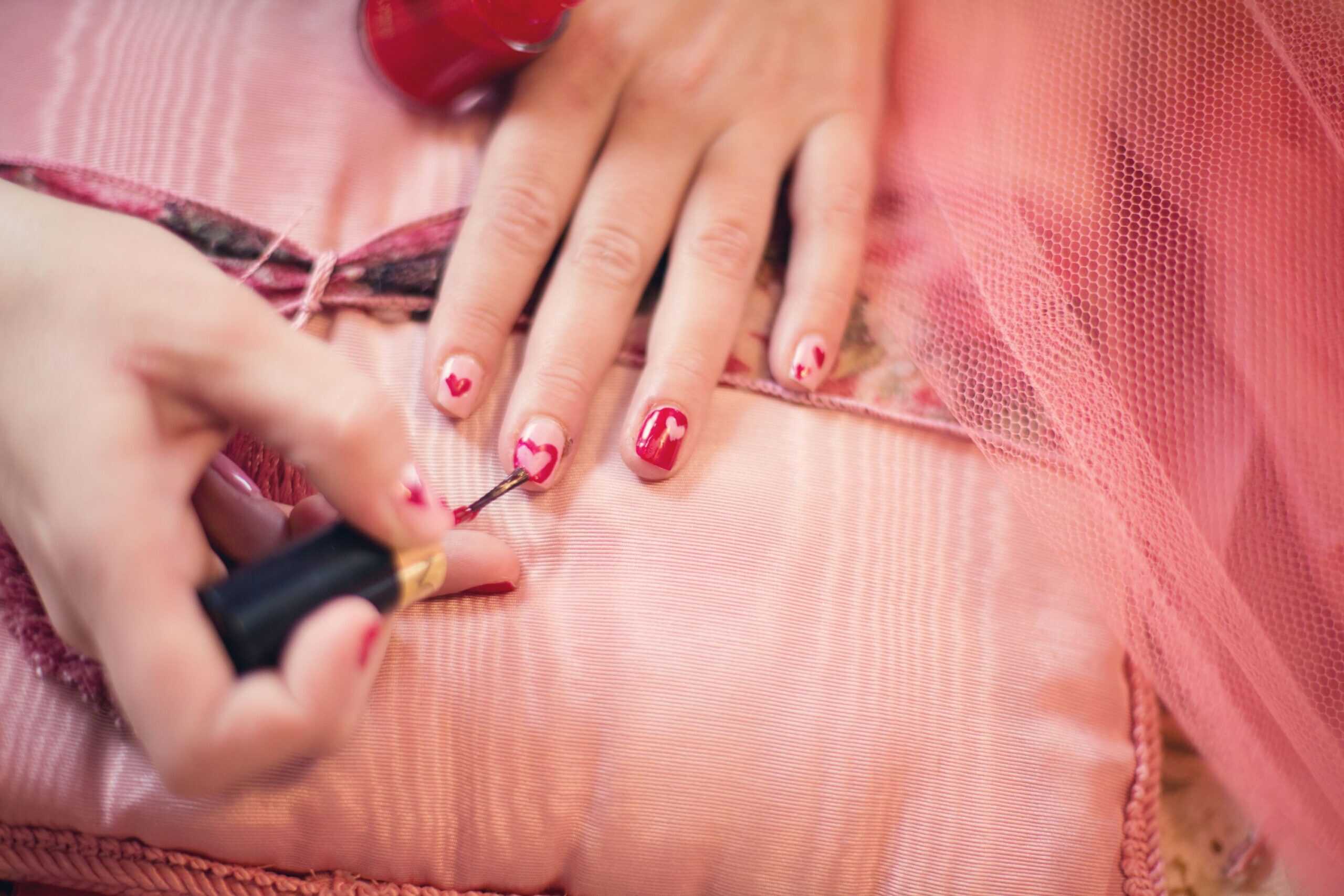 10 Valentines Day Nail Ideas That Are Super Cute and Easy